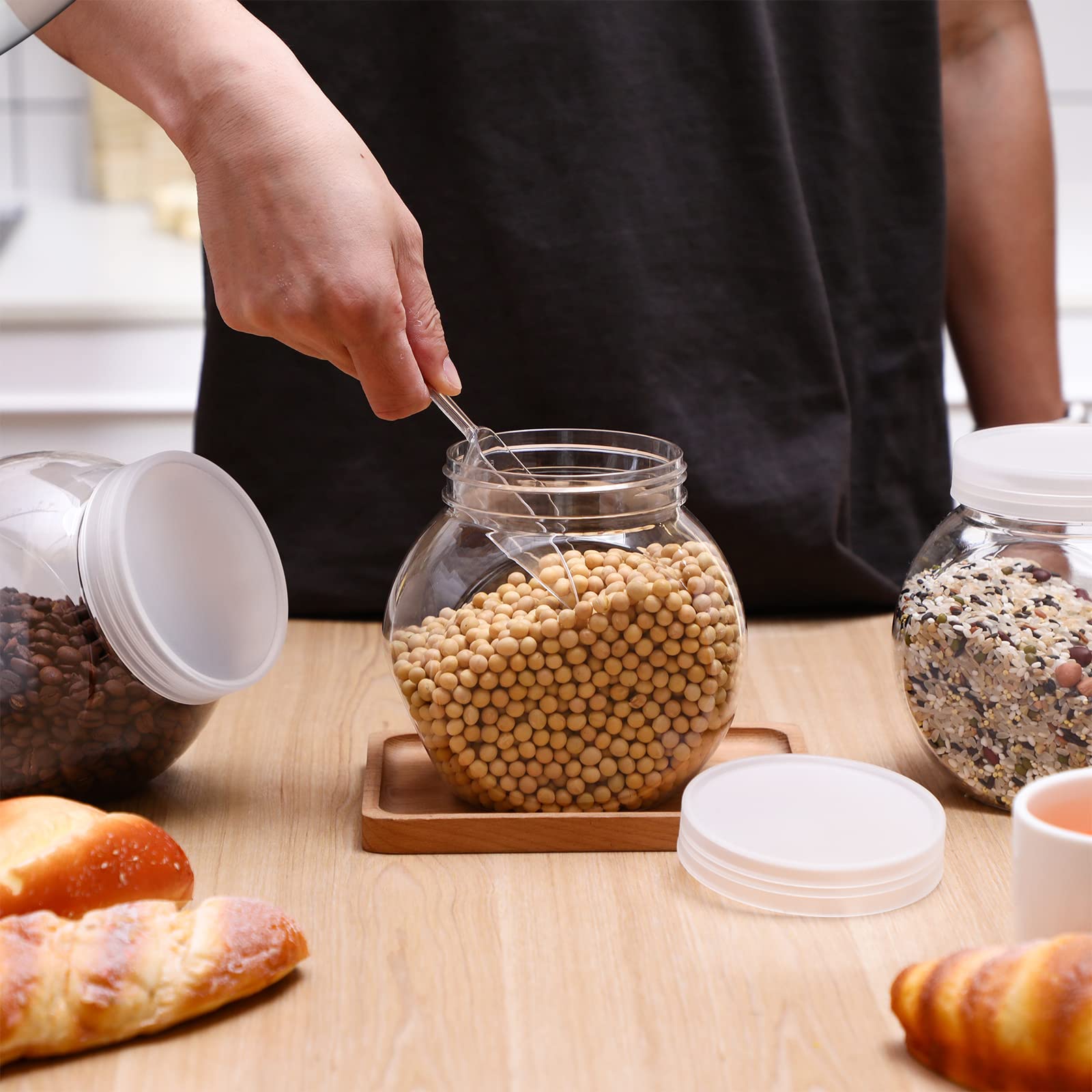 Amazon｜Umigy 透明プラスチックキャンディジャー 蓋とスクープ付き 42